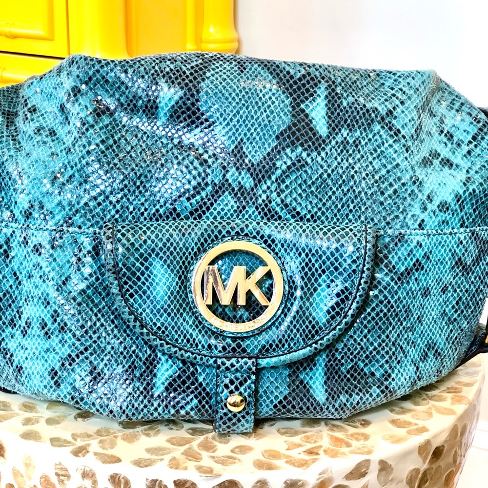 Micheal Kors Turquoise Snake Skin Bag - Picture 3 of 16